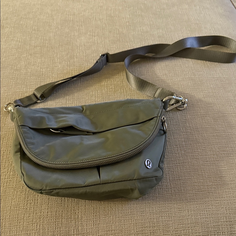 lulu-lemon festival crossbody